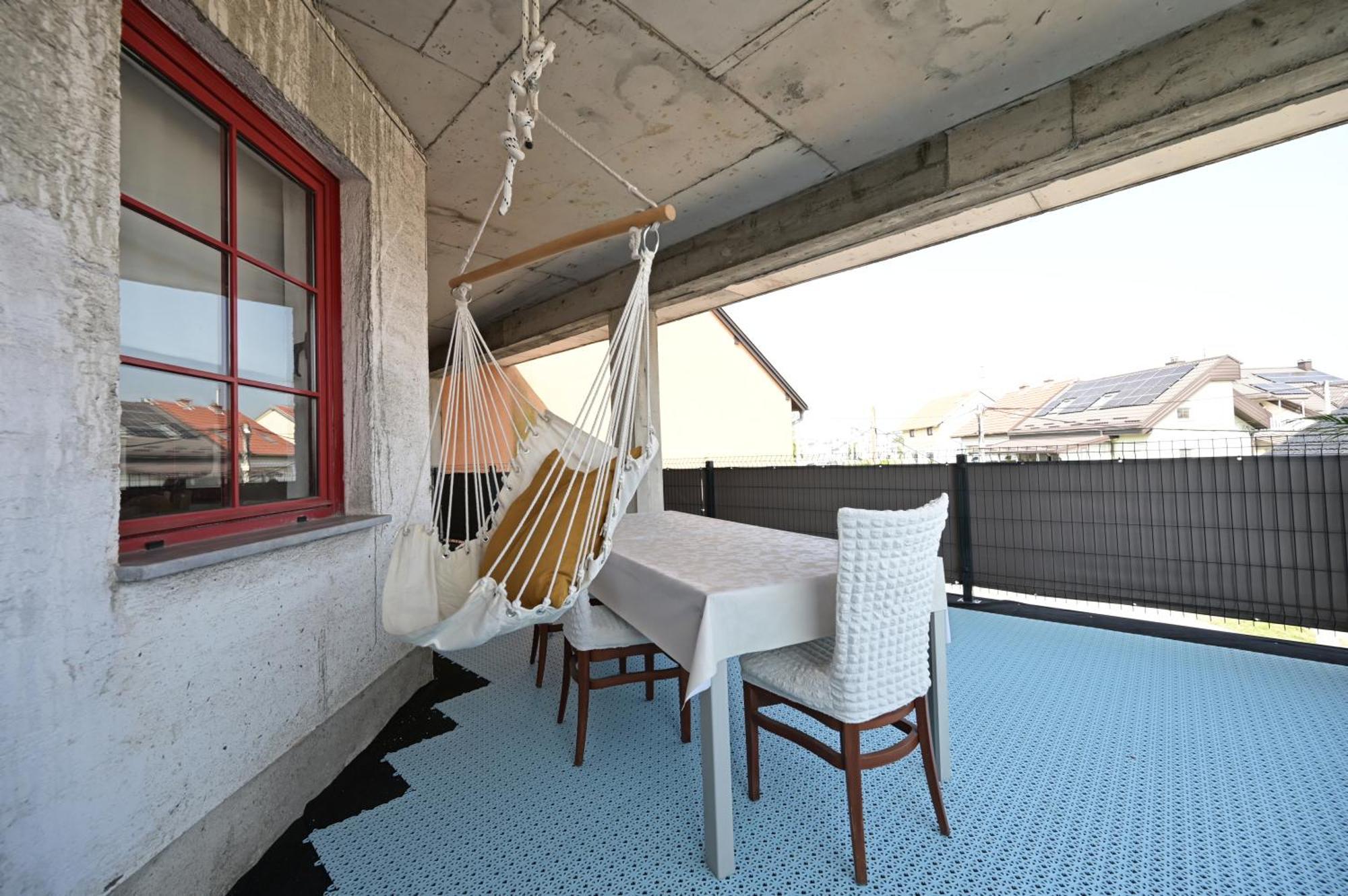 Ofoo Apartment *